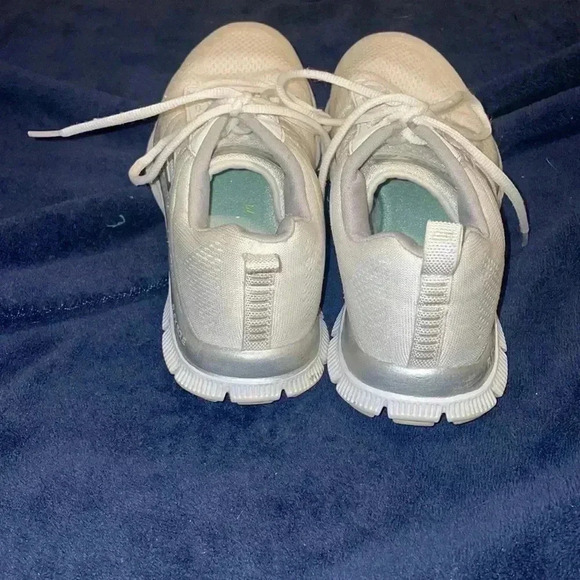 Skechers Memory Form Sneakers - Picture 4 of 4